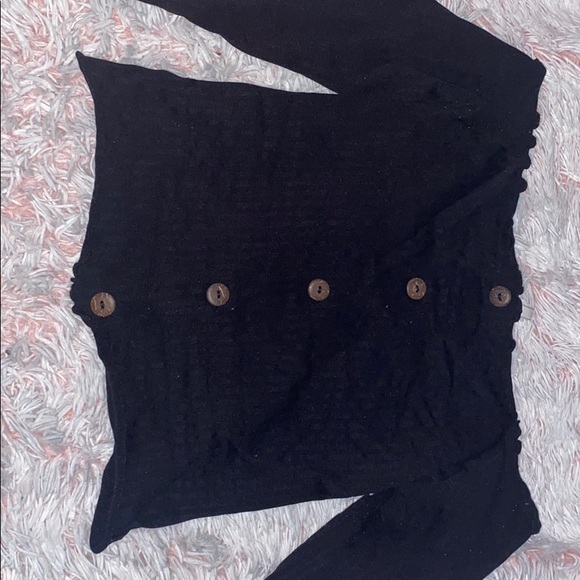 Cute off the shoulder shirt - Picture 3 of 3